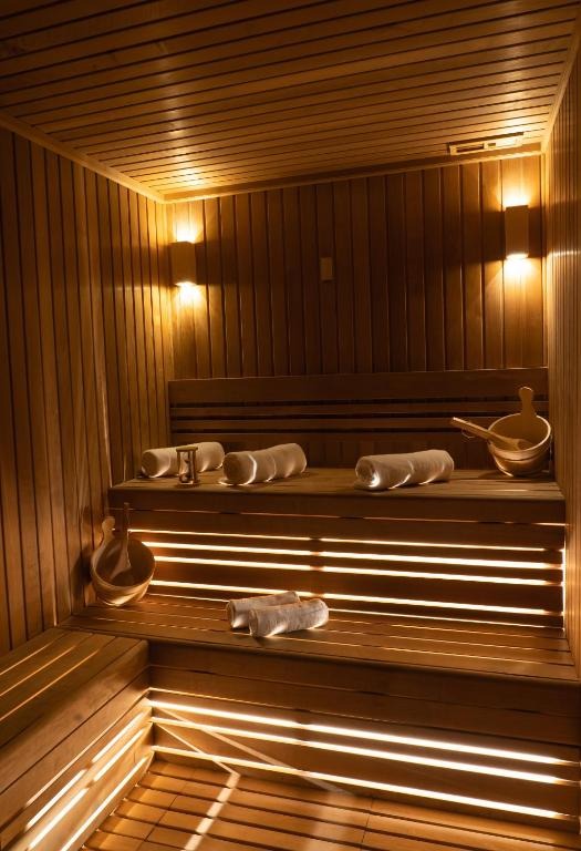 Al  Khoory Sky Garden Hotel image 11